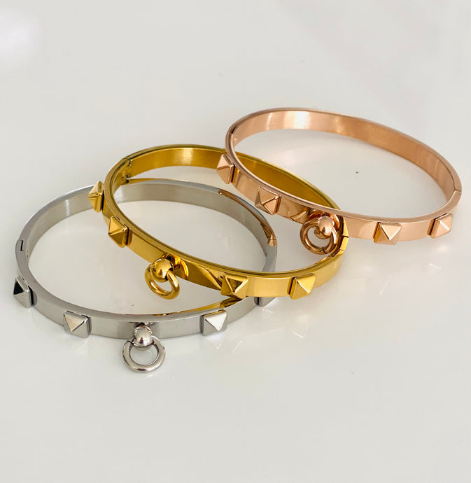 Stud bangle