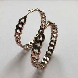 Curb Rosé hoops