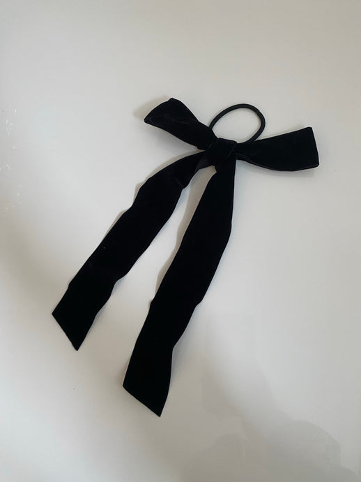Black elastic bow